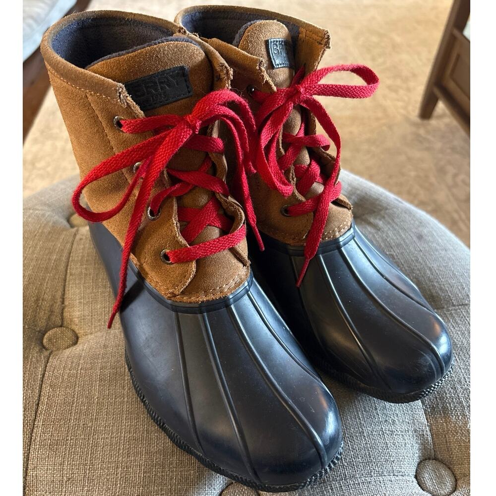 Sperry Women’s Saltwater Duckboot, Tan Suede and Navy Rubber, size 8.5